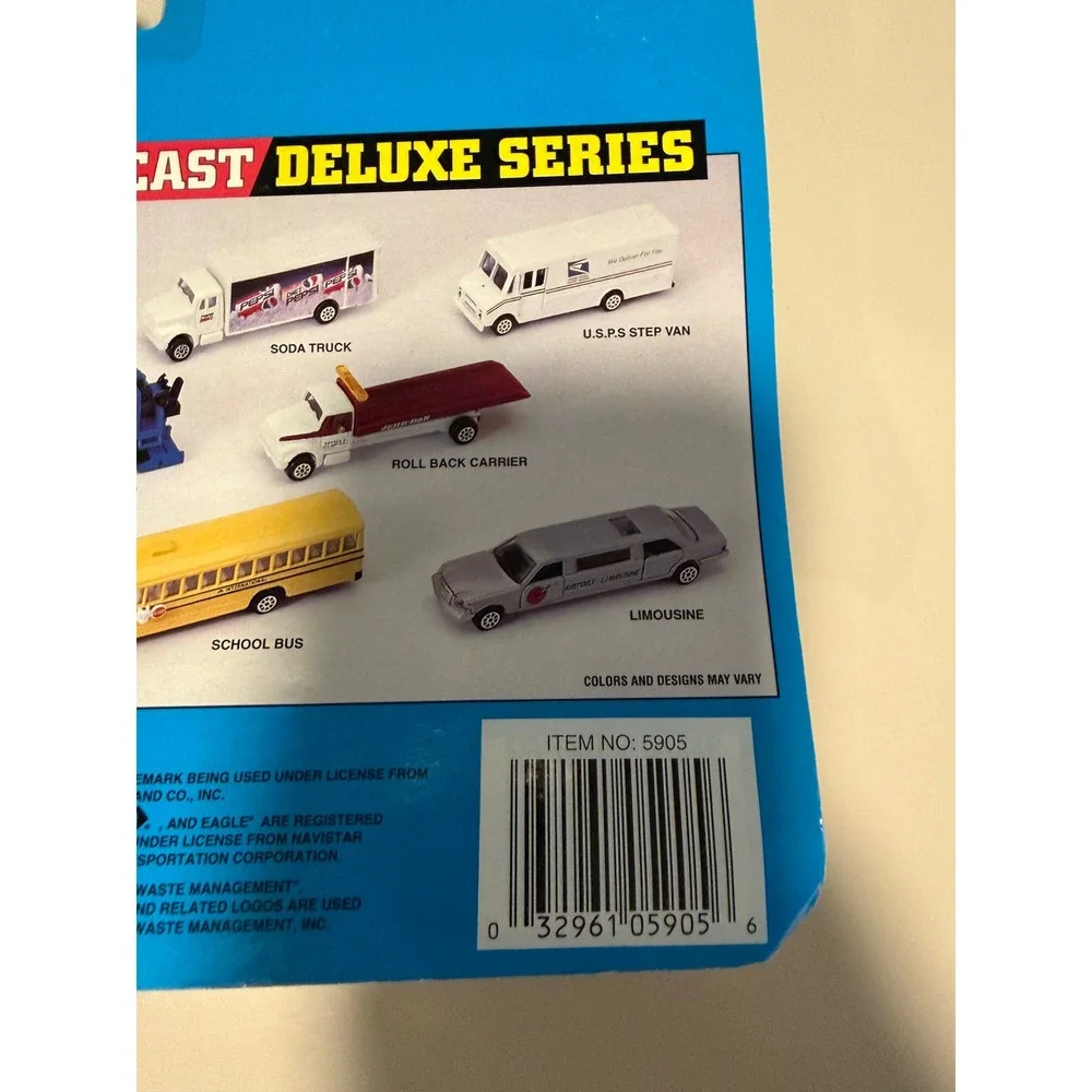 Vintage 1997 Road Champs Die Cast Deluxe Series International School Bus 5905